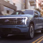 kendaraan listrik Rivian, pickup listrik, Tesla, General Motors, CEO Rivian RJ Scaringe, Rivian, Rivian R1T, mobil listrik, kendaraan listrik, baterai listrik, mobil ramah lingkungan, kendaraan ramah lingkungan, moblis, Amerika, dana