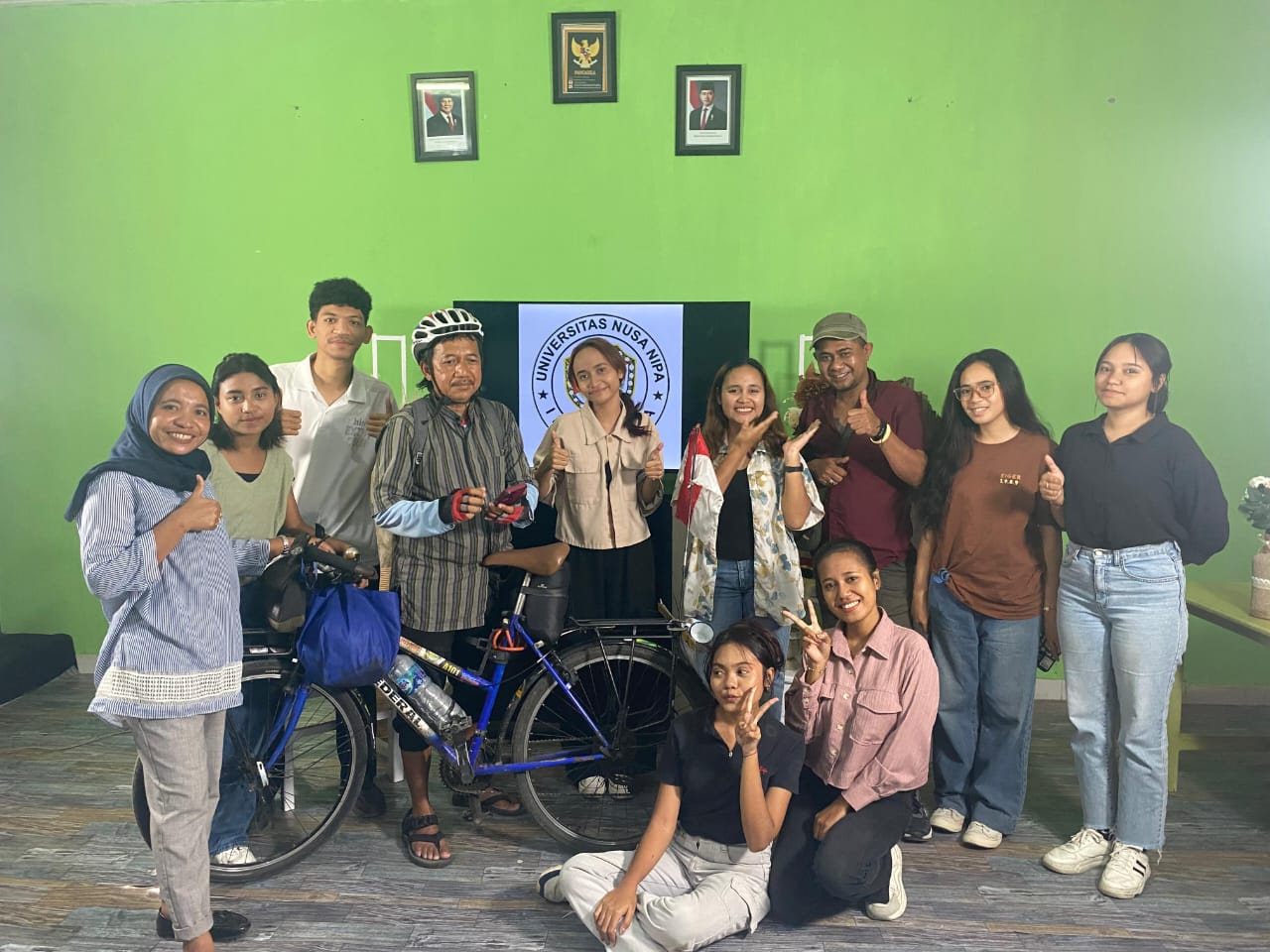 Menjadi narasumber di UNIPA. (Foto: Dok. Taufik Abriansyah)