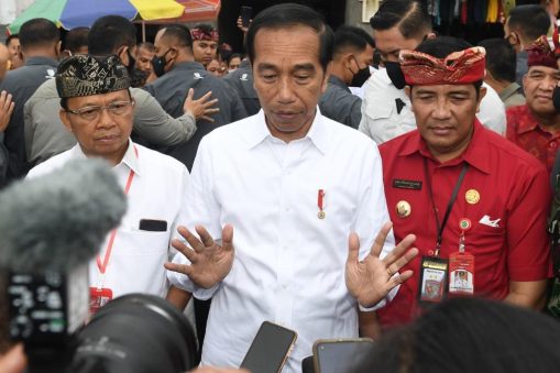 jokowi, bali, pasar baturiti